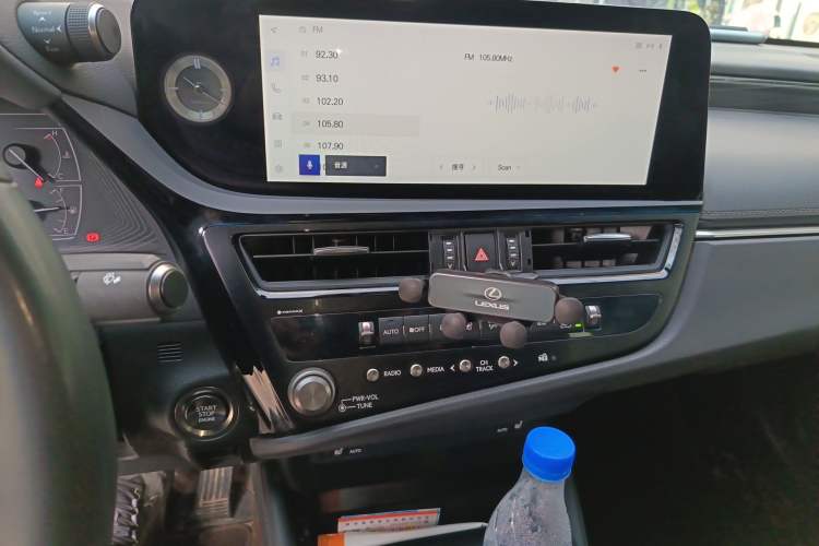 Used Lexus ES 2022 200 Excellence Edition Audio And AC Panel