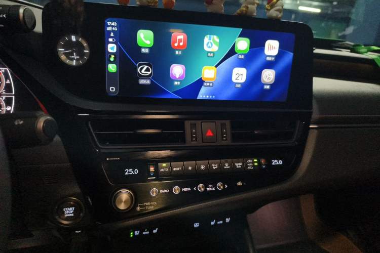 Used Lexus ES 2022 200 Luxury Edition Audio And AC Panel