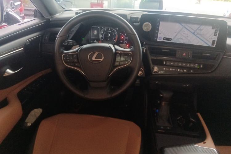 Used Lexus ES 2022 200 Excellence Edition Center Console