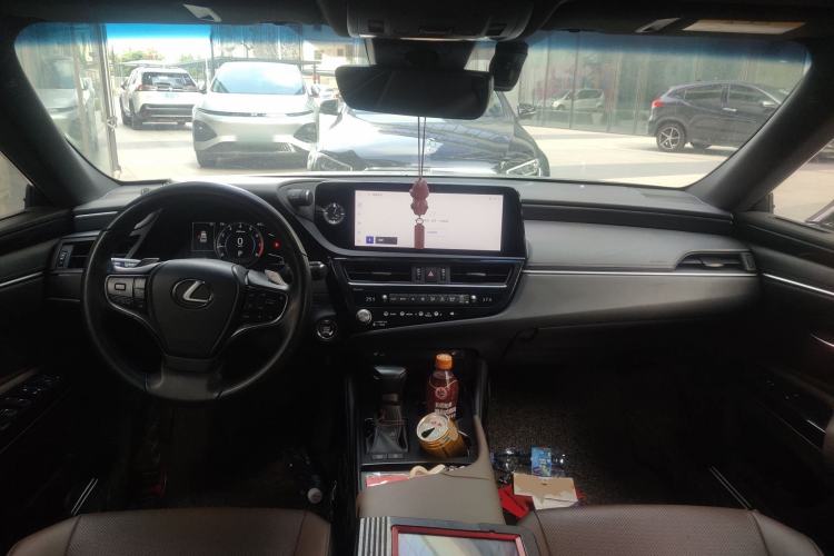 Used Lexus ES 2022 200 Excellence Edition Center Console