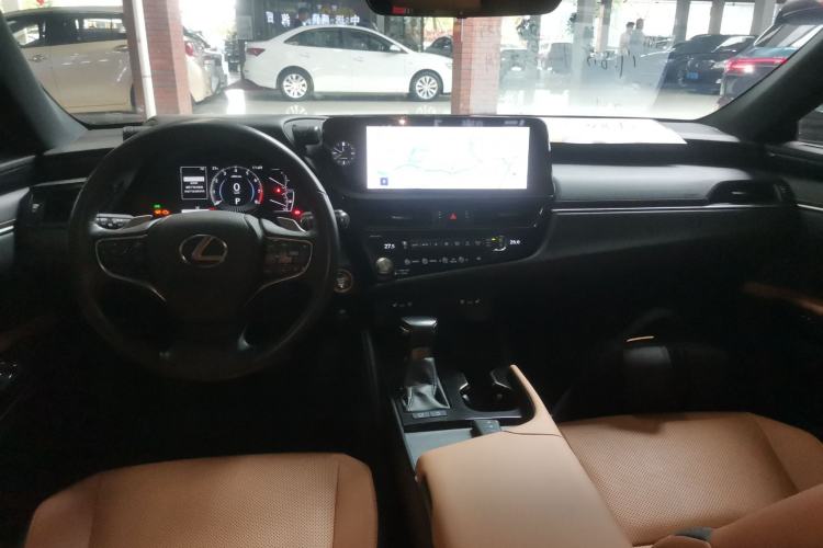 Used Lexus ES 2022 200 Excellence Edition Center Console