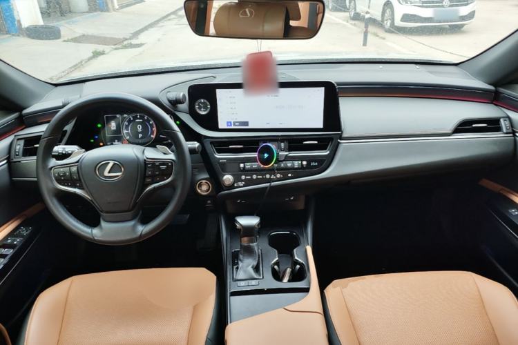 Used Lexus ES 2022 200 Excellence Edition Center Console