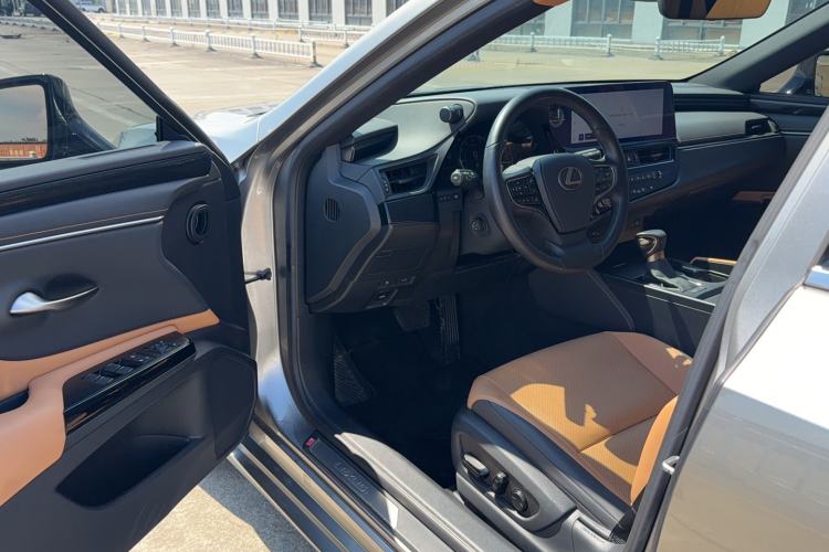 Used Lexus ES 2022 200 Excellence Edition Driver Seat