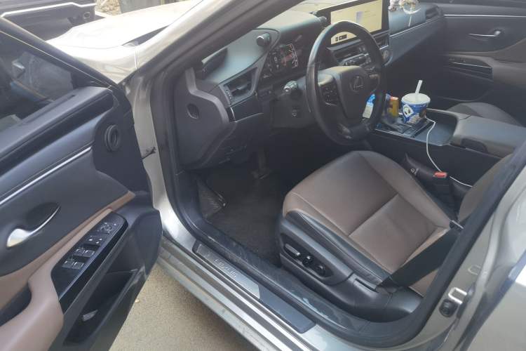 Used Lexus ES 2022 200 Excellence Edition Driver Seat