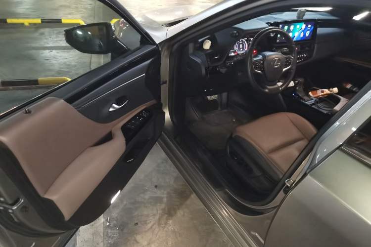 Used Lexus ES 2022 200 Excellence Edition Driver Seat