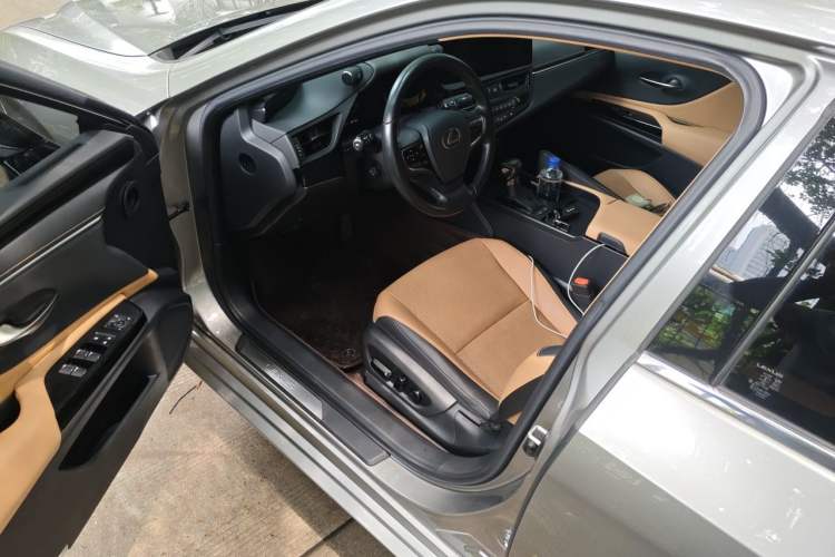 Used Lexus ES 2022 200 Excellence Edition Driver Seat
