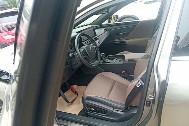 Used Lexus ES 2022 200 Excellence Edition Driver Seat