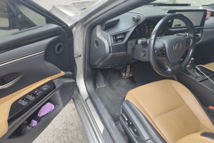 Used Lexus ES 2022 200 Excellence Edition Driver Seat