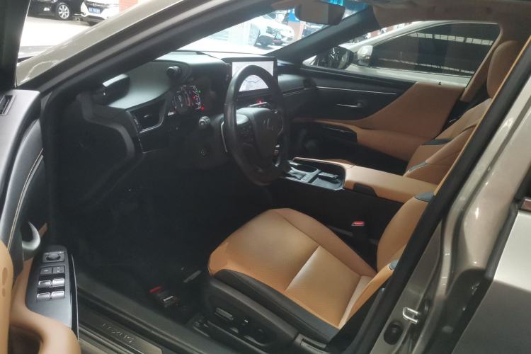 Used Lexus ES 2022 200 Excellence Edition Driver Seat