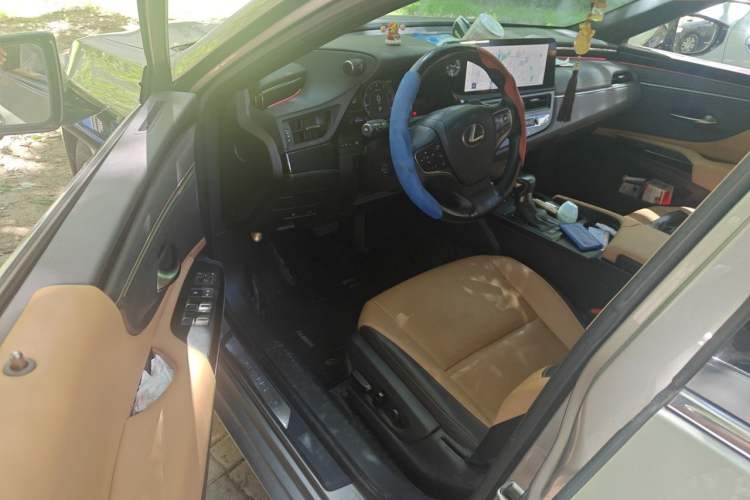 Used Lexus ES 2022 200 Luxury Edition Driver Seat
