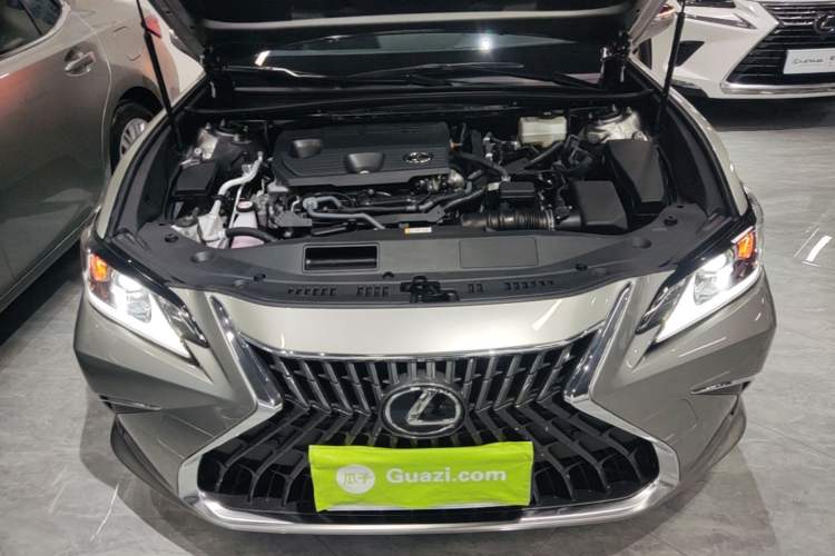 Used Lexus ES 2022 300h Excellence Edition Engine Bay