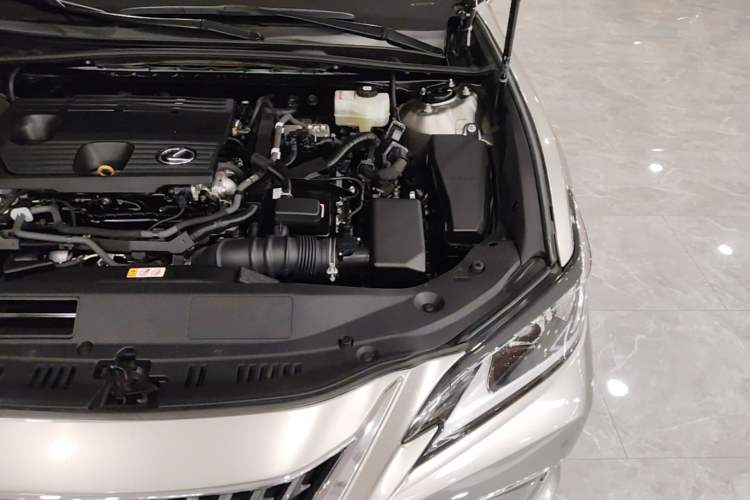 Used Lexus ES 2022 300h Excellence Edition Engine Bay Left