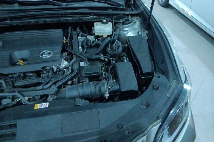 Used Lexus ES 2022 300h Excellence Edition Engine Bay Left