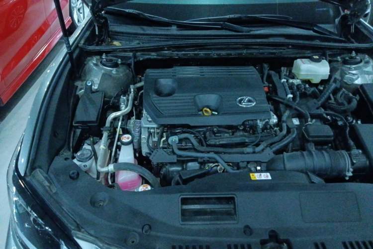 Used Lexus ES 2022 300h Excellence Edition Engine Bay Right