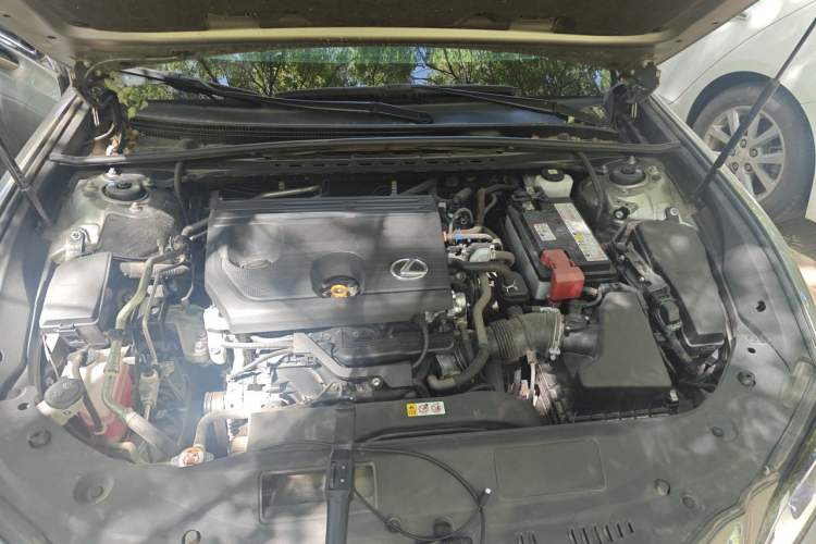 Used Lexus ES 2022 200 Luxury Edition Engine Bay