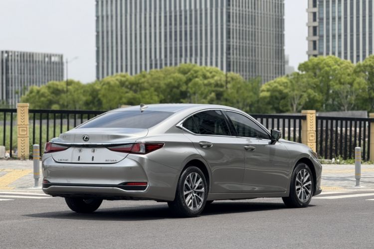Used Lexus ES 2022 200 Excellence Edition Exterior 1