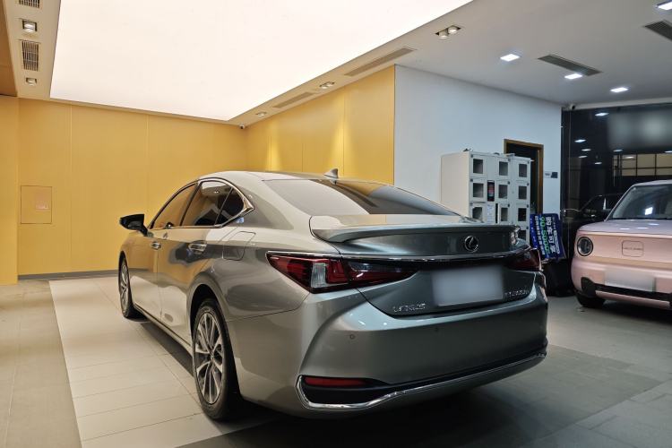 Used Lexus ES 2022 300h Excellence Edition Exterior 2