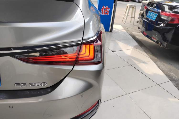 Used Lexus ES 2022 260 Excellence Edition Exterior 3