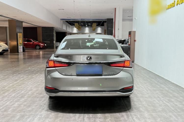Used Lexus ES 2022 300h Deluxe Edition Exterior 5