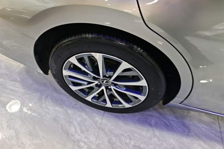Used Lexus ES 2022 300h Excellence Edition Exterior 5