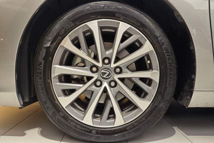 Used Lexus ES 2022 300h Excellence Edition Exterior 7