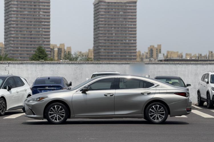 Used Lexus ES 2022 200 Excellence Edition Exterior 9