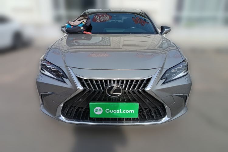 Used Lexus ES 2022 300h Deluxe Edition Front