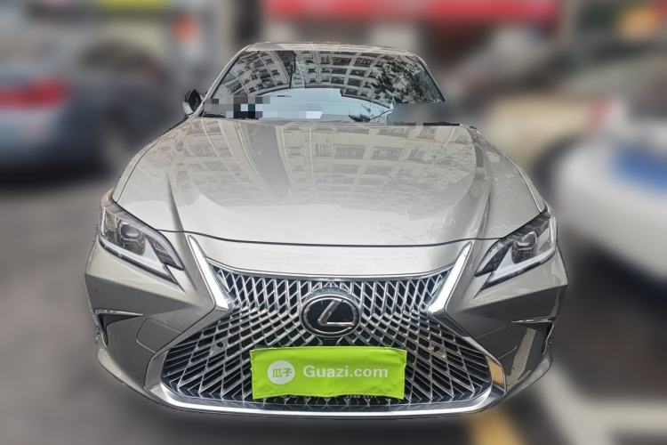 Used Lexus ES 2022 300h Excellence Edition Front