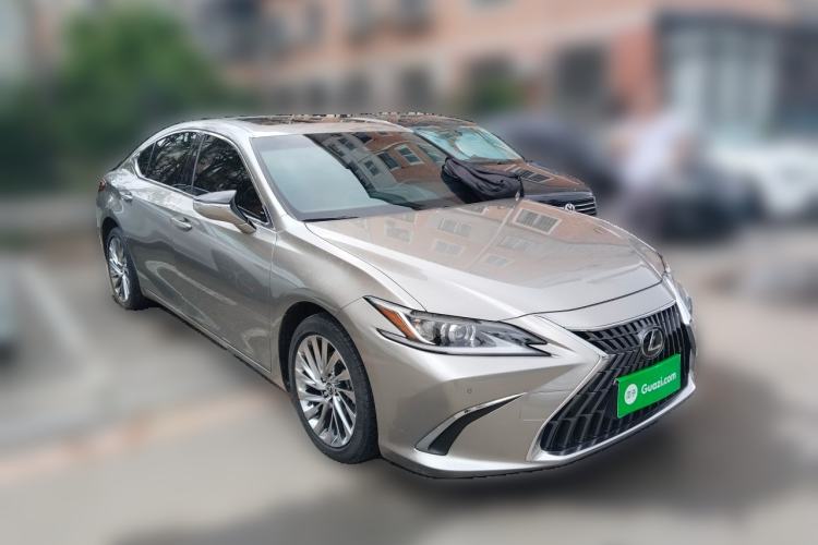 Used Lexus ES 2022 260 Excellence Edition Front Right 45 Deg