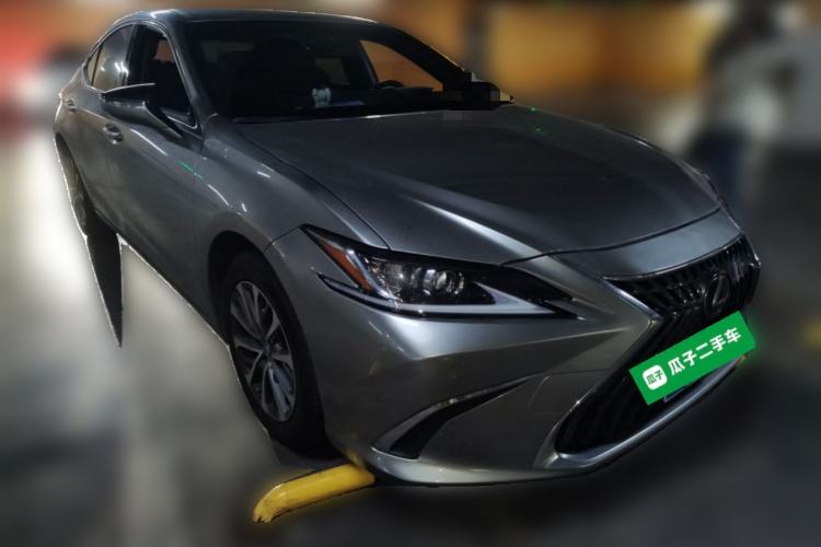 Used Lexus ES 2022 200 Excellence Edition Front Right 45 Deg