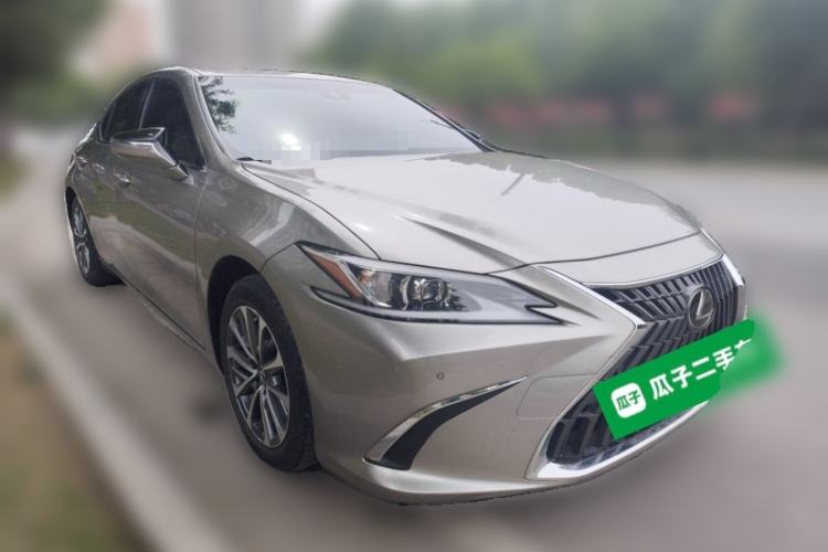 Used Lexus ES 2022 200 Excellence Edition Front Right 45 Deg