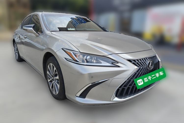 Used Lexus ES 2022 200 Excellence Edition Front Right 45 Deg