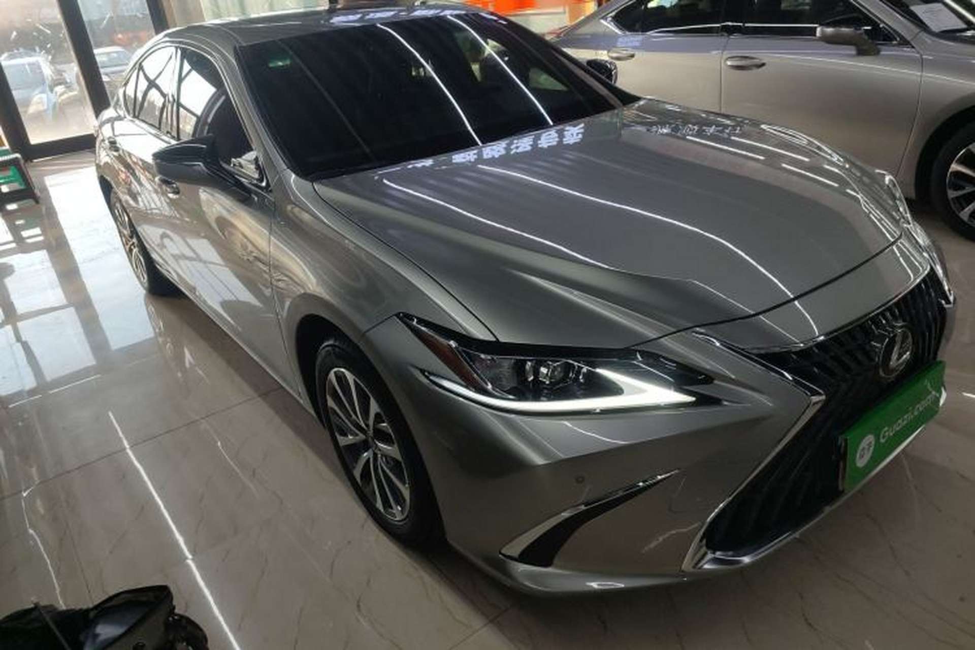 Used Lexus ES 2022 200 Excellence Edition Front Right 45 Deg