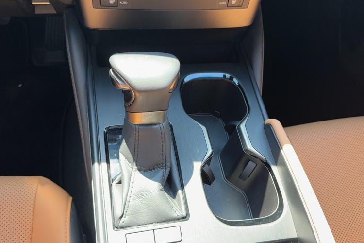 Used Lexus ES 2022 200 Excellence Edition Gear Lever
