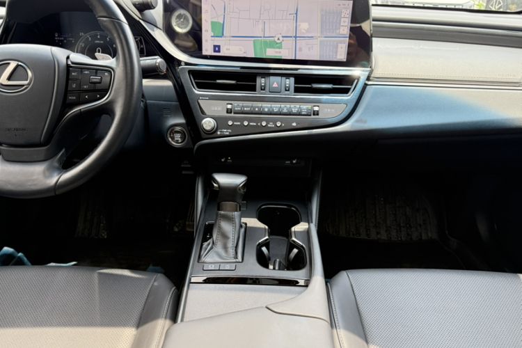 Used Lexus ES 2022 200 Excellence Edition Gear Lever