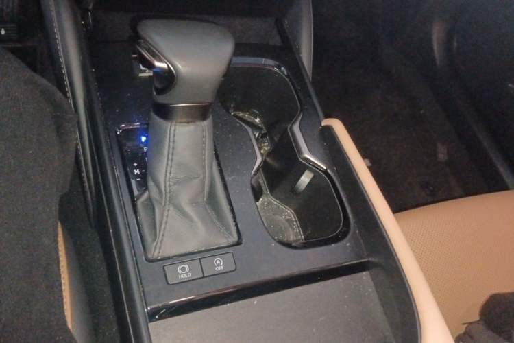 Used Lexus ES 2022 200 Excellence Edition Gear Lever