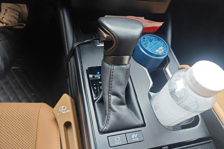 Used Lexus ES 2022 300h Excellence Edition Gear Lever
