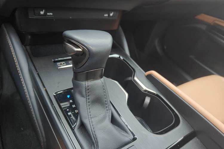 Used Lexus ES 2022 200 Excellence Edition Gear Lever