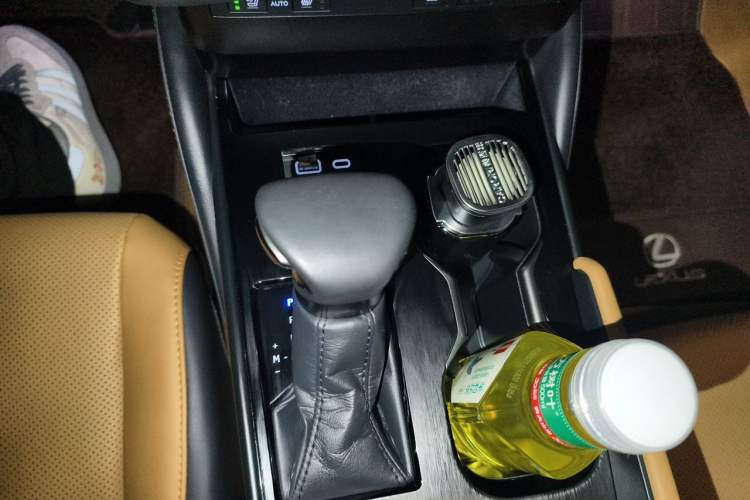 Used Lexus ES 2022 200 Luxury Edition Gear Lever