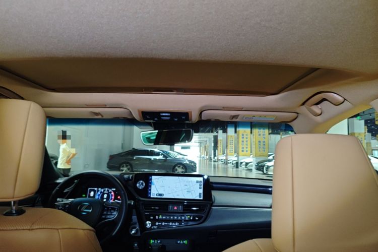 Used Lexus ES 2022 300h Deluxe Edition Headliner