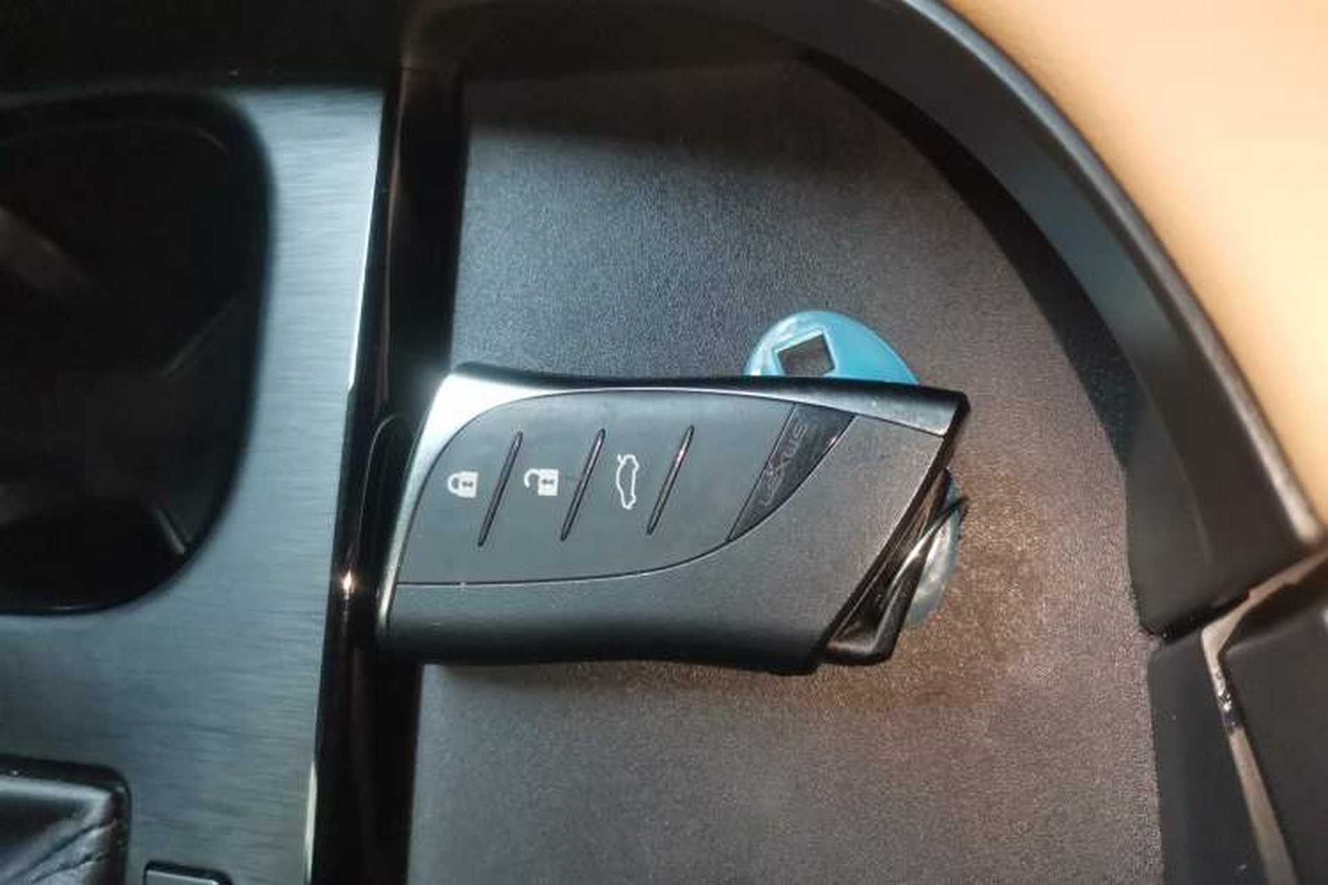 Used Lexus ES 2022 200 Excellence Edition Interior 1
