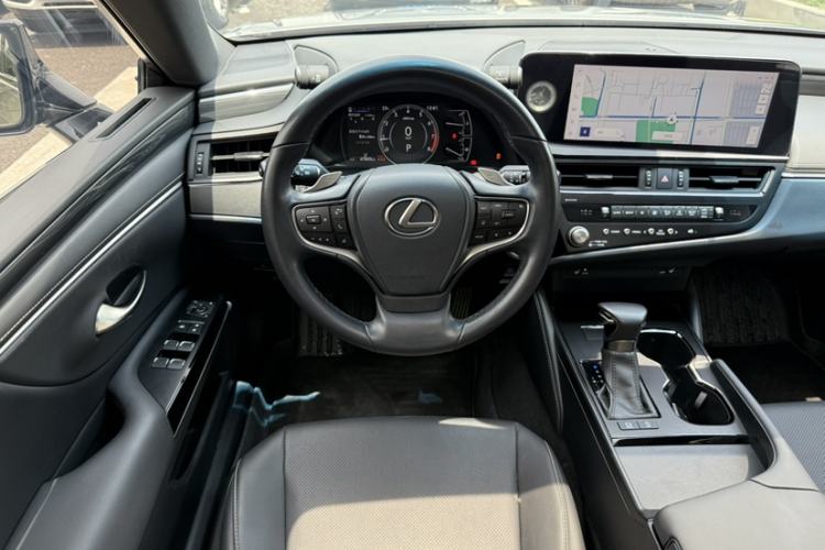 Used Lexus ES 2022 200 Excellence Edition Interior 3