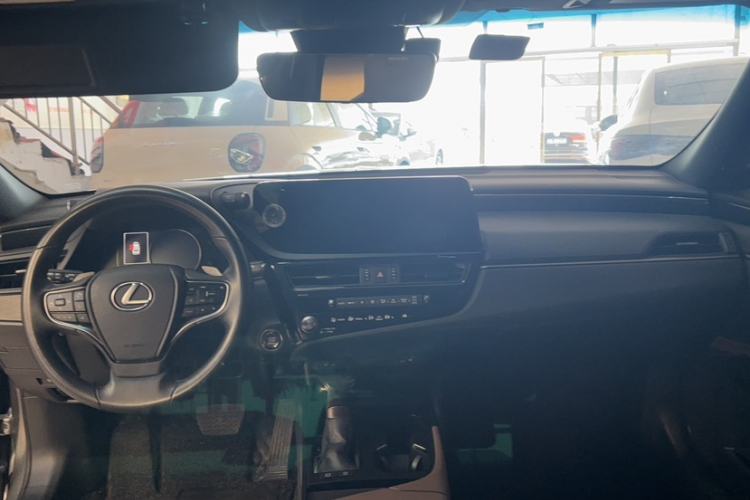 Used Lexus ES 2022 200 Excellence Edition Interior 3
