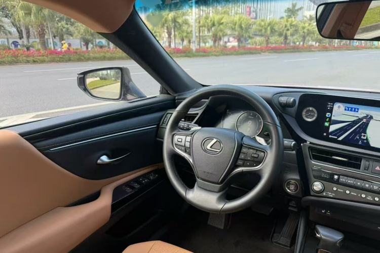 Used Lexus ES 2022 200 Excellence Edition Interior 5