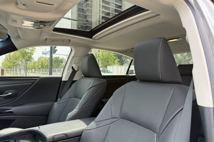 Used Lexus ES 2022 200 Excellence Edition Interior 8