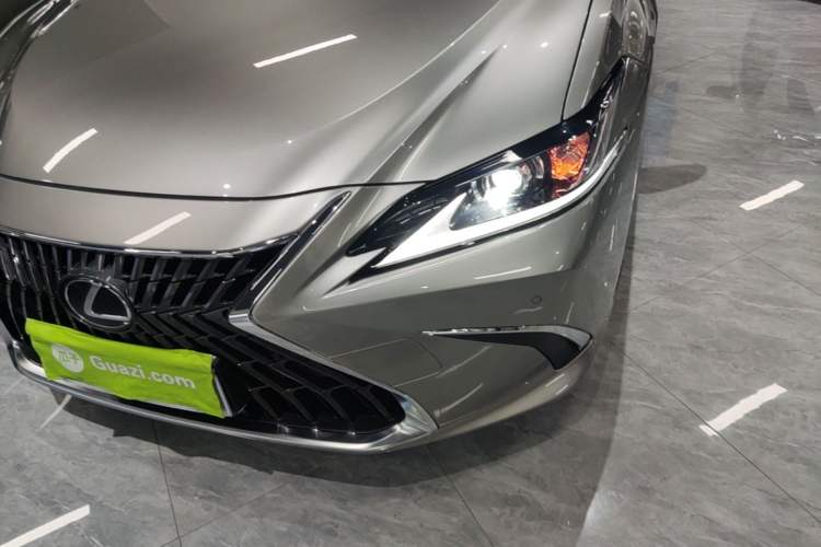 Used Lexus ES 2022 300h Excellence Edition Left Front Headlight