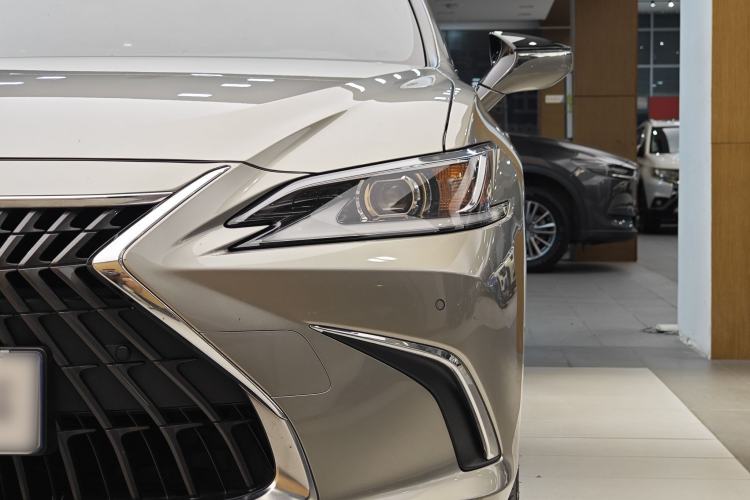 Used Lexus ES 2022 300h Excellence Edition Left Front Headlight
