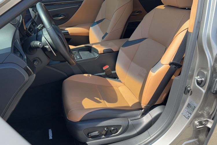 Used Lexus ES 2022 200 Excellence Edition Left Front Seat