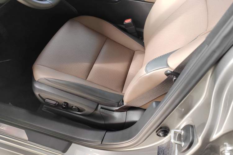 Used Lexus ES 2022 260 Excellence Edition Left Front Seat