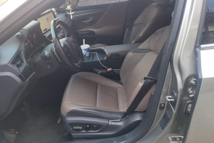 Used Lexus ES 2022 200 Excellence Edition Left Front Seat